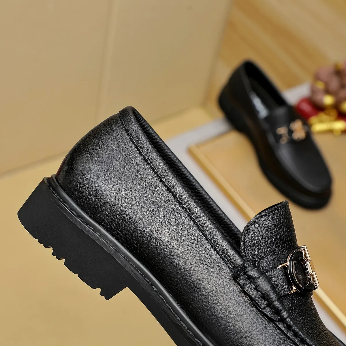 Men's shoes 💰500 Ferragamo [Ferragamo] top imported suit men's shoes 💯Original copy of the official website, product materials: selected imported embossed calfskin + luxury hardware buckle accessories ~ imported water-dyed cow 🐂 leather lining. Strong three-dimensional visual effect, original combination outsole, multiple colors available😘 Size: 38-44 (.45.46. Customized)